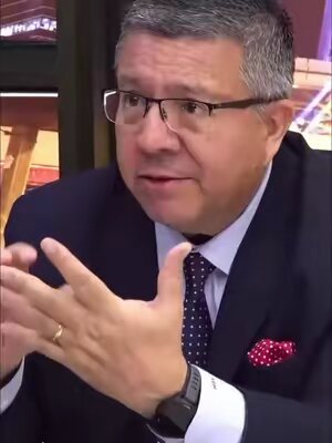 ¡Países Pequeños Pueden Ser GIGANTES! El Secreto de El Salvador, en BAELLA TALKS junto a @canalb.p…